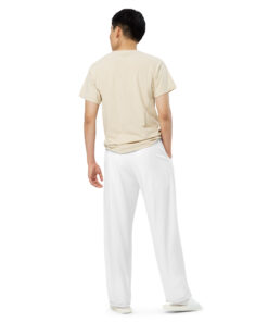 Pantalón ancho unisex personalizado - vista trasera en modelo