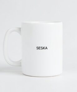 Taza SESKA blanca con logo negro