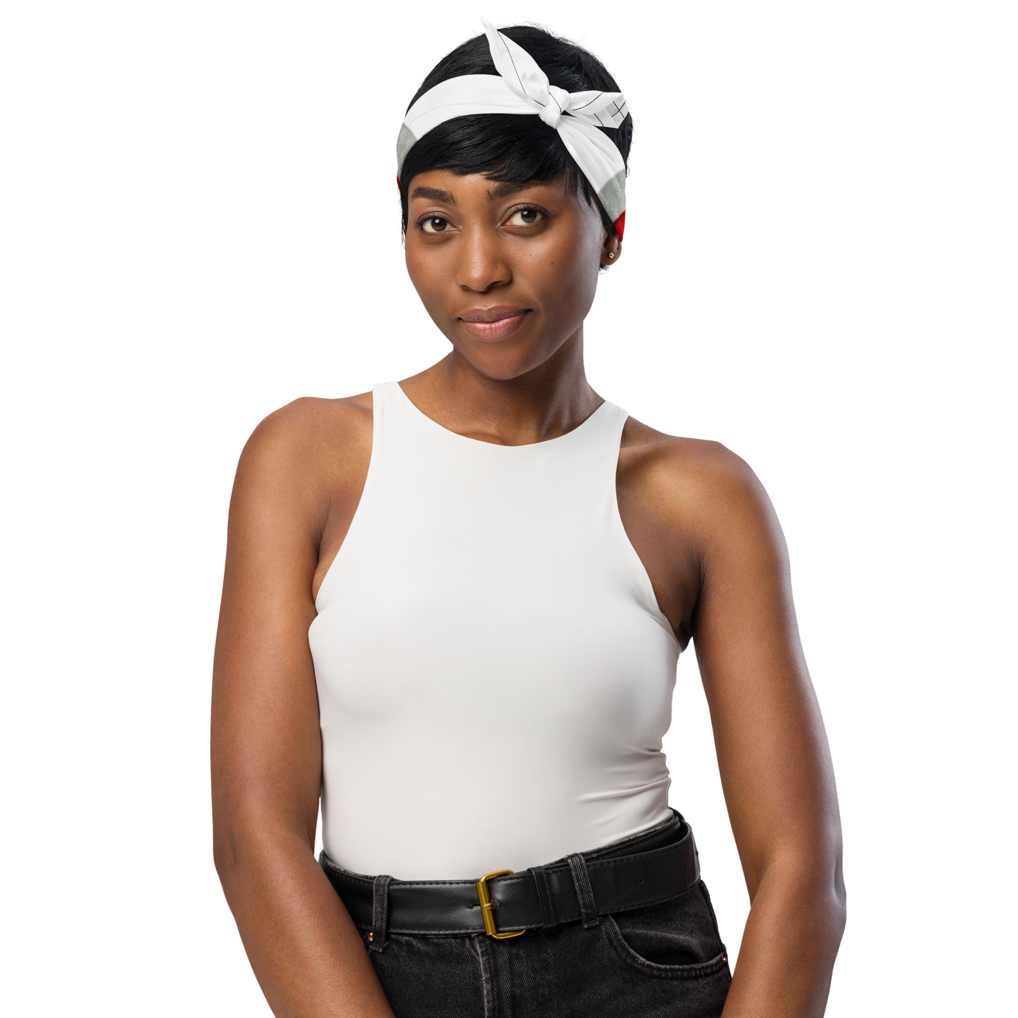 Bandana personalizada con estampado integral colocada sobre fondo neutro (3)