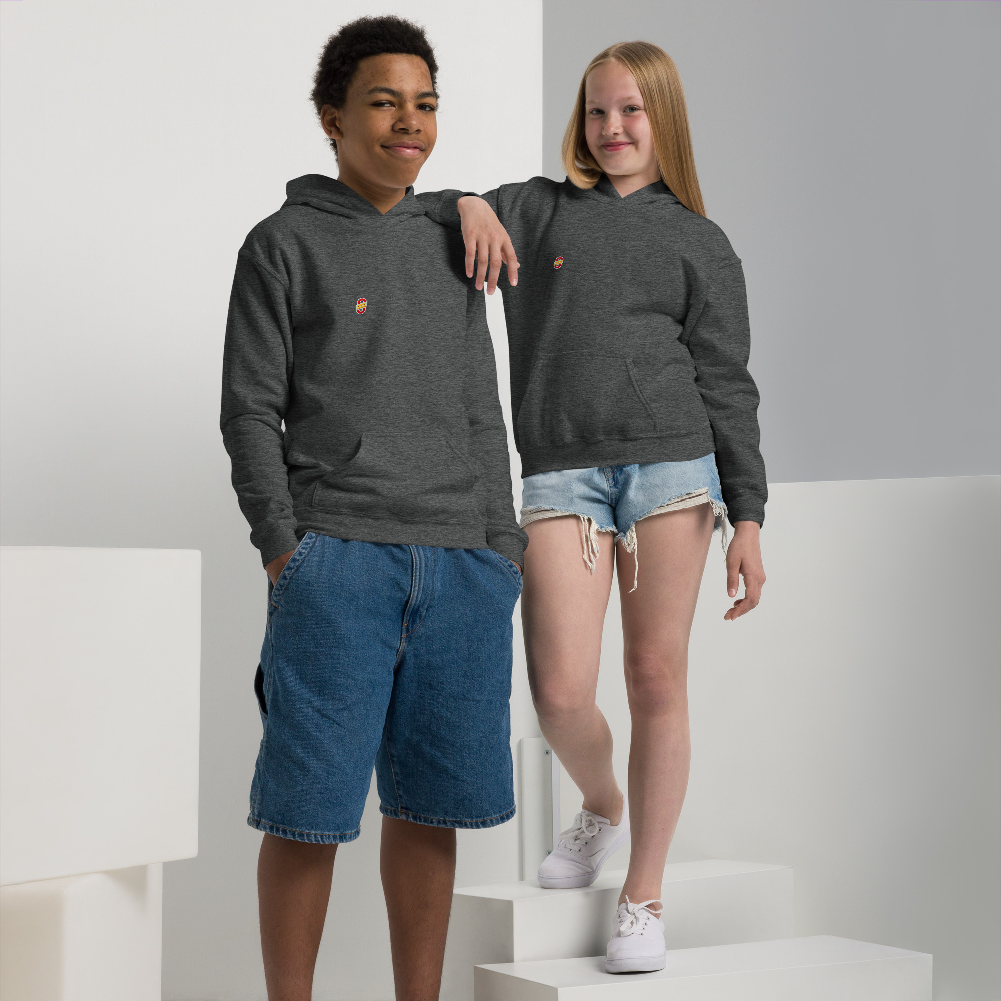 Sudadera gruesa con capucha y bolsillo canguro para niño (22)