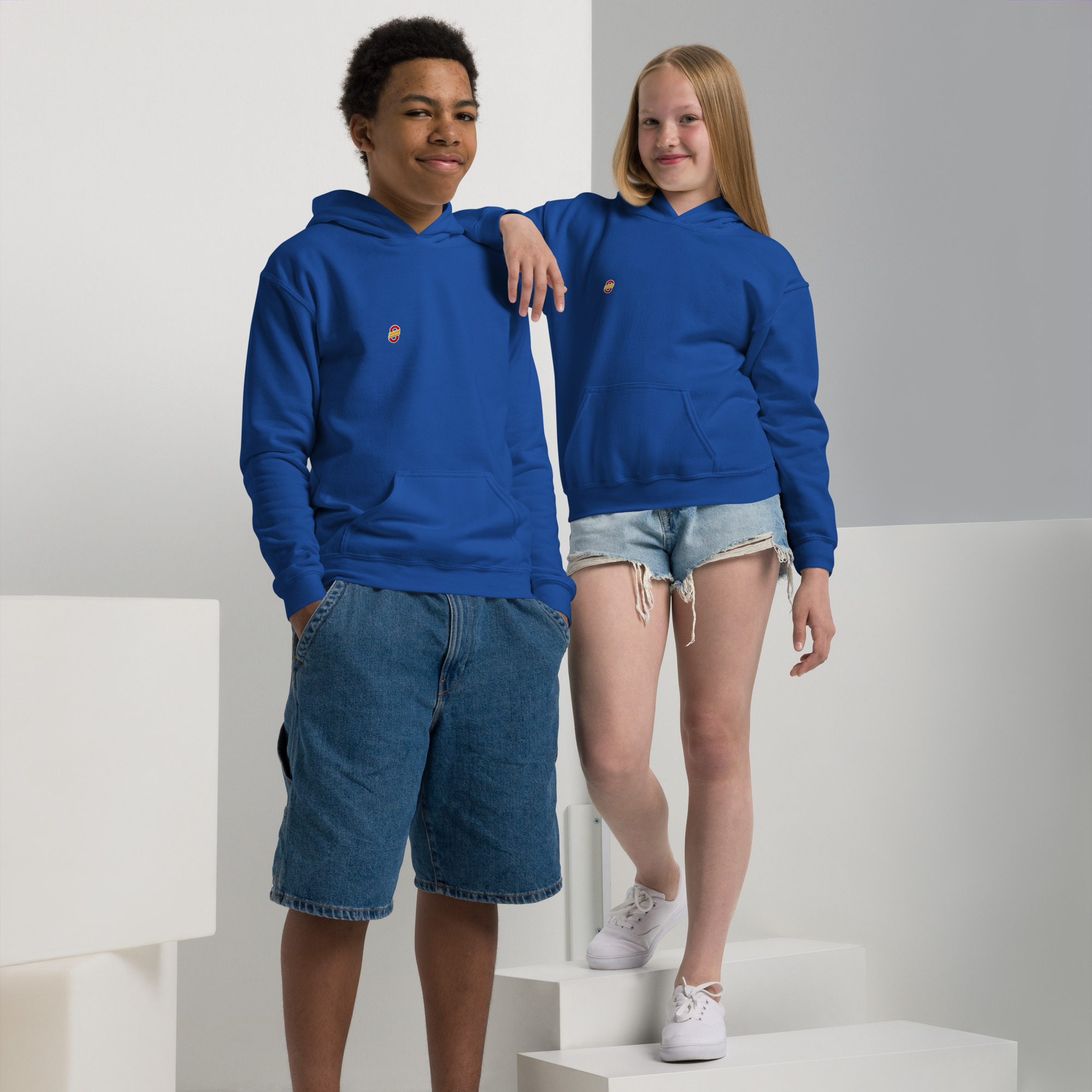 Sudadera gruesa con capucha y bolsillo canguro para niño (21)